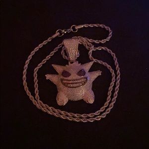 Chain w/ diamond pendant